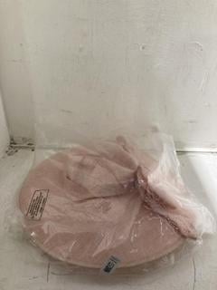 Lot 823  
            Birmingham SR107 - Parcel Delivery Only 
                
JOHN LEWIS & PARTNERS HAZEL DT BRIM HAT IN PEACH ORIGINAL RRP £119