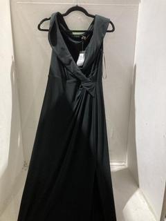 Lot 826  
            Birmingham SR107 - Parcel Delivery Only 

                
RALPH LAUREN LEONIDAS GOWN IN BLACK SIZE 10 ORIGINAL RRP £259