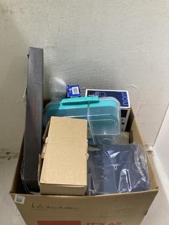 Lot 842  
            Birmingham SR107 - Parcel Delivery Only 

                
ASSORTED KITCHENWARE TO INCLUDE BESTON BLUMENTHAL INDOOR/OUTDOOR MEAT THERMOMETER