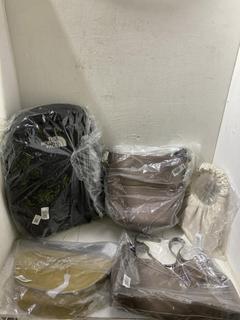 Lot 843  
            Birmingham SR107 - Parcel Delivery Only 

                
4 X PERSONAL LUGGAGE SOLUTIONS TO INCLUDE THE NORTH FACE BLACK BACKPACK