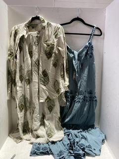 Lot 849  
            Birmingham SR107 - Parcel Delivery Only 
                
2 X CLOTHING ITEMS TO INCLUDE JOHN LEWIS & PARTNERS CORFU MAXI DRESS IN BLUE SIZE S