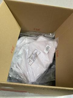 Lot 915  
            Birmingham SR107 - Parcel Delivery Only 
                
5 X WOMENS CLOTHING ITEMS TO INCLUDE JOHN LEWIS & PARTNERS BOXER SHORT IN PINK 18