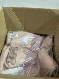 Lot 916  
            Birmingham SR107 - Parcel Delivery Only 
                
BOX OF 3 X JOHN LEWIS & PARTNERS CLOTHING APPROX ORIGINAL RRP £150