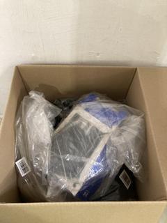 Lot 939  
            Birmingham SR107 - Parcel Delivery Only 
                
BOX OF 6 X JOHN LEWIS & PARTNERS WOMEN'S CLOTHING APPROX ORIGINAL RRP £150