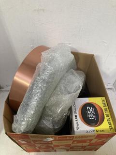 Lot 950  
            Birmingham SR107 - Parcel Delivery Only 

                
BOX OF NEWGATE WALL MOUNTED CLOCKS APPROX ORIGINAL RRP £150