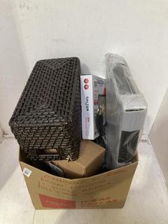 Lot 957  
            Birmingham SR107 - Parcel Delivery Only 

                
BOX OF JOHN LEWIS & PARTNERS KITCHEN ACCESSORIES APPROX ORIGINAL RRP £150