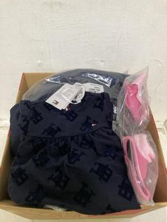 Lot 974  
            Birmingham SR107 - Parcel Delivery Only 
                
BOX OF CHILDRENS CLOTHING APPROX ORIGINAL RRP £150