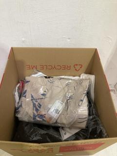 Lot 987  
            Birmingham SR107 - Parcel Delivery Only 
                
BOX OF X8 MENS CLOTHING APPROX ORIGINAL RRP £150