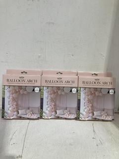 Lot 999  
            Birmingham SR107 - Parcel Delivery Only 
                
3 X GINGER RAY BALLOON ARCH