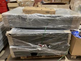 Lot 1066  
            Birmingham SR106 - Collection or Optional Delivery Available 

                
PALLET OF ITEMS TO INCLUDE BAGUETTE BAKING TRAY (ALL PALLET CONTENTS MUST BE REMO...