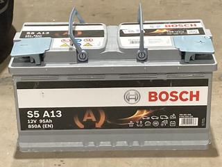 Lot 198  
            Birmingham SR106 - Collection 

                
BOSCH S5 A13 AGM BATTERY ORIGINAL RRP £420 (LOCATION: A6) (COLLECTION ONLY)