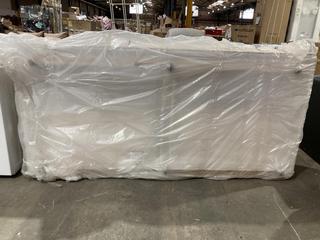 Lot 335  
            Birmingham SR106 - Collection or Optional Delivery Available 

                
JOHN LEWIS AND PARTNERS SINGLE DIVAN BED BASE ORIGINAL RRP £150 (LOCATION: A17)