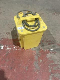 Lot 374  
            Birmingham SR106 - Collection or Optional Delivery Available 

                
CARROLL & MEYNELL 1.5KVA ISOLATION TRANSFORMER - ORIGINAL RRP £150 (LOCATION: A15)