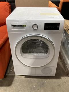Lot 44  
            Birmingham SR106 - Collection or Optional Delivery Available 

                
BOSCH 8KG FREESTANDING CONDENSER TUMBLE DRYER IN WHITE E (003427640) - ORIGINAL R...