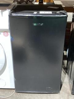 Lot 586  
            Birmingham SR106 - Collection or Optional Delivery Available 

                
VARIOUS ITEMS TO INCLUDE QUICKTENT POP UP CANOPIES 3 X 3 WITH BAG (LOCATION: RACK...