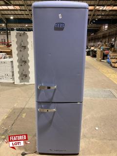 Lot 5  
            Birmingham SR106 - Collection or Optional Delivery Available 

                
CDA 330 FREESTANDING 60/40 RETRO FRIDGE FREEZER ORIGINAL RRP £749 (LOCATION: A1)