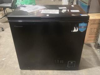 Lot 614  
            Birmingham SR106 - Collection or Optional Delivery Available 

                
FRIDGEMASTER CHEST FREEZER - MCF198EB - ORIGINAL RRP £200 (LOCATION: RACKINGS)