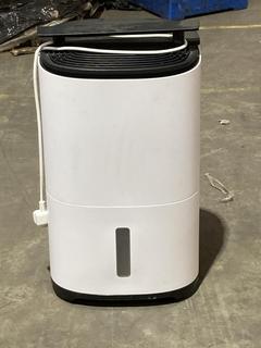 Lot 662  
            Birmingham SR106 - Collection or Optional Delivery Available 

                
MEACO DRY ARETE ONE 18L DEHUMIDIFIER - ORIGINAL RRP £199.99 (LOCATION: CHAMBER 3)