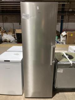 Lot 70  
            Birmingham SR106 - Collection or Optional Delivery Available 

                
AEG FREESTANDING TALL LARDER FRIDGE - ORK7M391EX - (003433546) ORIGINAL RRP £730 ...