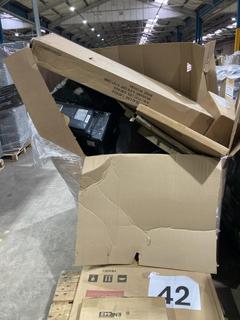 Lot 743  
            Birmingham SR106 - Collection or Optional Delivery Available 

                
PALLET OF ITEMS TO INCLUDE RUSSELL HOBBS MICROWAVE (ALL PALLET CONTENTS MUST BE R...