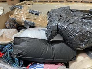 Lot 903  
            Birmingham SR106 - Collection or Optional Delivery Available 

                
PALLET OF ITEMS TO INCLUDE PREMIER INN 10.5 TOG KING SIZE DUVET (ALL PALLET CONTE...