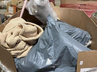 Lot 912  
            Birmingham SR106 - Collection or Optional Delivery Available 

                
PALLET OF ITEMS TO INCLUDE SNUGGLEDOWN INTELLIGENT WARMTH SUPREME HEATED UNDERBLA...