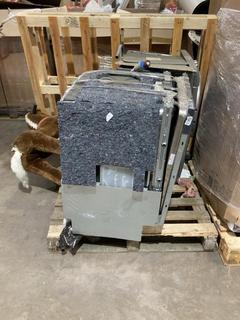 Lot 929  
            Birmingham SR106 - Collection or Optional Delivery Available 

                
PALLET OF ITEMS TO INCLUDE HOOVER H-DISH 700 16 PLACE SETTING (ALL PALLET CONTENT...