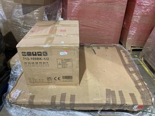 Lot 956  
            Birmingham SR106 - Collection or Optional Delivery Available 

                
PALLET OF ITEMS TO INCLUDE HOMCOM POWER LIFT CHAIR RECLINER SOFA (PART LOT) (ALL ...