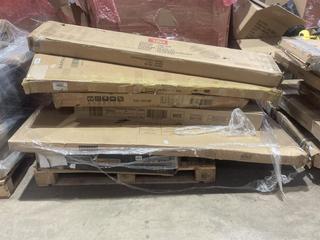 Lot 978  
            Birmingham SR106 - Collection or Optional Delivery Available 

                
PALLET OF ITEMS TO INCLUDE RIANO 3 DOOR 2 DRAWER MIRRORED WARDROBE PARTS (ALL PAL...