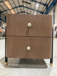 Lot 173  
            Birmingham SR103  - Collection or Optional Delivery Available 

                
DAVID PHILLIPS DARK BROWN 2 DRAWER CRACOLE BEDSIDE TABLE ORIGINAL RRP £250