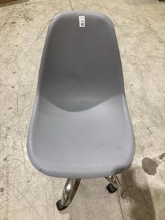 Lot 179  
            Birmingham SR103  - Collection or Optional Delivery Available 

                
DAVID PHILLIPS GREY OFFICE SWIVEL CHAIR ORIGINAL RRP £129
