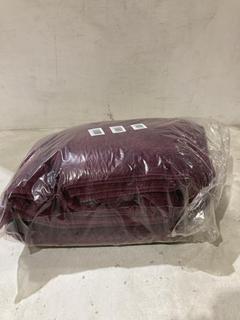 Lot 240  
            Birmingham SR103  - Collection or Optional Delivery Available 

                
JOHN LEWIS & PARTNERS 4X ASSORTMENT OF ITEMS TO INCLUDE SUPER SOFT THROW ORIGINAL...