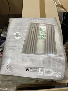 Lot 270  
            Birmingham SR103  - Collection or Optional Delivery Available 

                
JOHN LEWIS ASSORTED PALLET TO INCLUDE TEFAL FRYING PAN 28CM (KERBSIDE PALLET DELI...