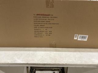 Lot 302  
            Birmingham SR103  - Collection or Optional Delivery Available 

                
JOHN LEWIS & PARTNERS BALA POTTED PRE-LIT CHRISTMAS TREE 7FT GREEN ORIGINAL RRP £220