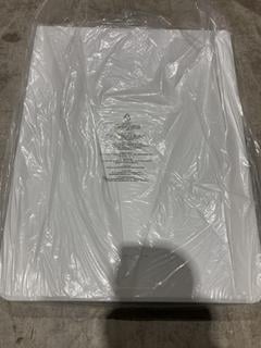 Lot 333  
            Birmingham SR103  - Collection or Optional Delivery Available 

                
2X ASSORTED ITEMS TO INCLUDE YAHEETECH WHITE SWIVEL OFFICE CHAIR ORIGINAL RRP £102