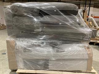 Lot 88  
            Birmingham SR103  - Collection or Optional Delivery Available 

                
PALLET OF OAK FURNITURELAND PARTS TO INCLUDE PART NEBRASKA PILLOW BACK RIGHT FACI...