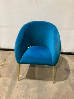Lot 106  
            Birmingham - Collection Only 

                
2 X BLUE VELVET ARMCHAIRS