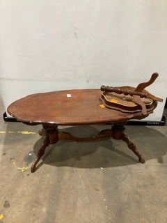 Lot 128  
            Birmingham - Collection Only 

                
COFFEE TABLE