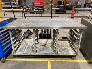 Lot 16  
            Birmingham - Collection Only 

                
STAINLESS STEEL FOOD PREP UNIT