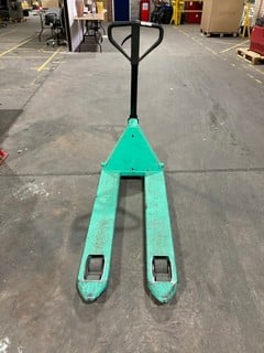 Lot 171  
            Birmingham - Collection Only 

                
PALLET TRUCK