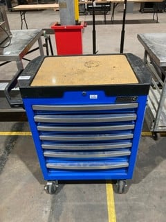 Lot 17  
            Birmingham - Collection Only 

                
KINGCROME ROYAL BLUE TOOL DRAWER TROLLEY