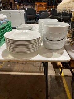 Lot 43  
            Birmingham - Collection Only 

                
ASSORTMENT OF SOUP BOWLS