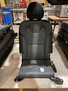Lot 59  
            Birmingham - Collection Only 

                
FRONT CAR SEAT