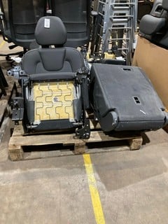 Lot 64  
            Birmingham - Collection Only 

                
ASSORTMENT OF CAR SEATS