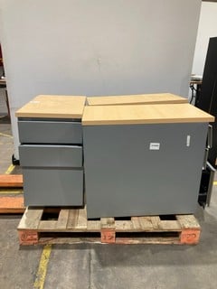 Lot 74  
            Birmingham - Collection Only 

                
3 X 3 DRAW METAL FILING CABINET