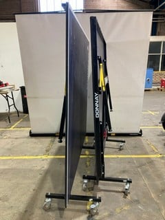 Lot 76  
            Birmingham - Collection Only 

                
DONNAY TABLE TENNIS TABLE WITH NET, BATS AND BALLS