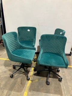 Lot 77  
            Birmingham - Collection Only 

                
4 X VELVET DINING CHAIRS