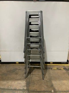 Lot 89  
            Birmingham - Collection Only 

                
6 X METAL BAR STOOLS