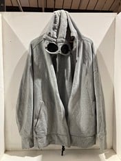 Lot 101  
            BIRMINGHAM SR111 - PARCEL DELIVERY ONLY 

                
C.P. COMPANY GREY JACKET XXXL