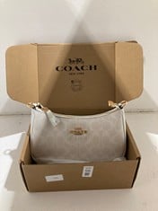Lot 106  
            BIRMINGHAM SR111 - PARCEL DELIVERY ONLY 

                
COACH LADIES BAG IN WHITE.